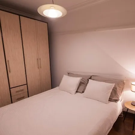 Cozy In Center Apartment Belgrade